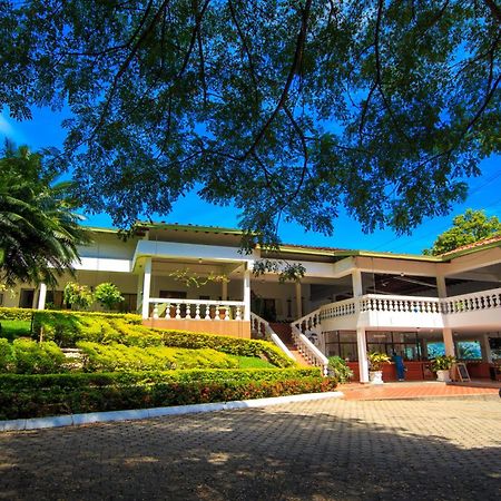 Real Dinastia Hotel ลาปินตาดา ภายนอก รูปภาพ