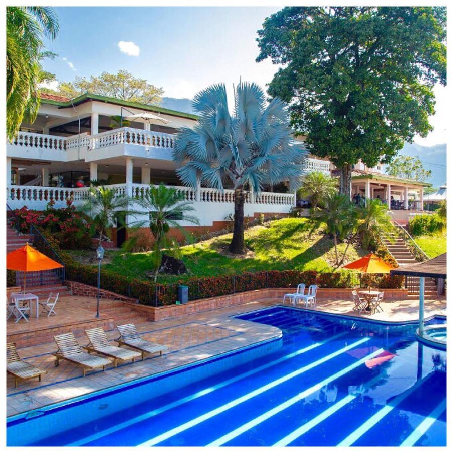 Real Dinastia Hotel ลาปินตาดา ภายนอก รูปภาพ