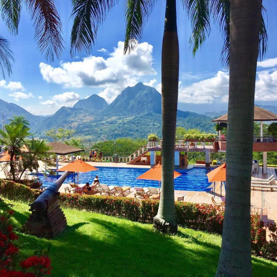 Real Dinastia Hotel ลาปินตาดา ภายนอก รูปภาพ