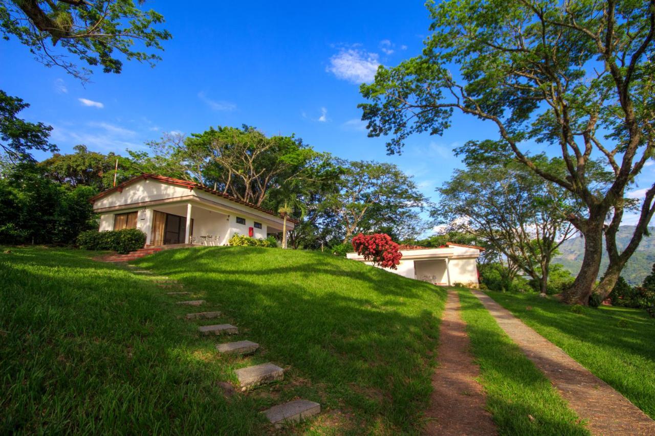 Real Dinastia Hotel ลาปินตาดา ภายนอก รูปภาพ