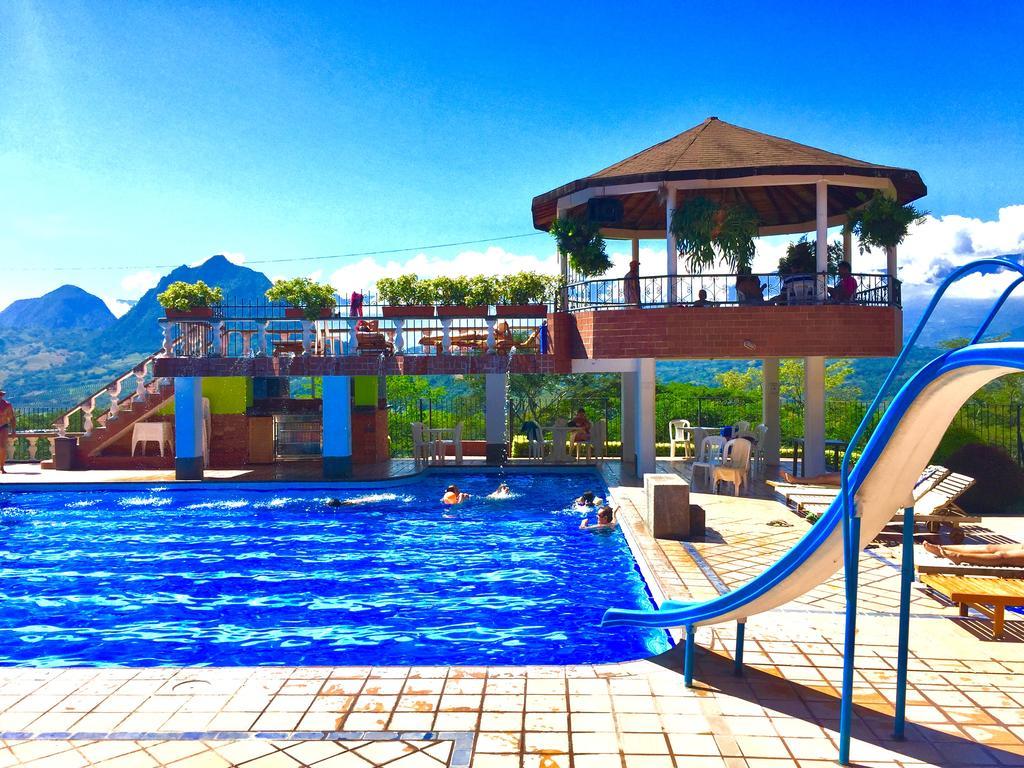 Real Dinastia Hotel ลาปินตาดา ภายนอก รูปภาพ