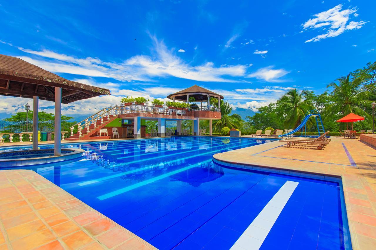 Real Dinastia Hotel ลาปินตาดา ภายนอก รูปภาพ