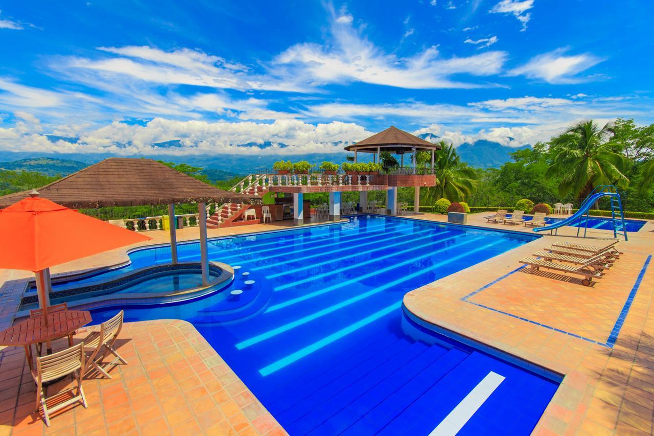 Real Dinastia Hotel ลาปินตาดา ภายนอก รูปภาพ