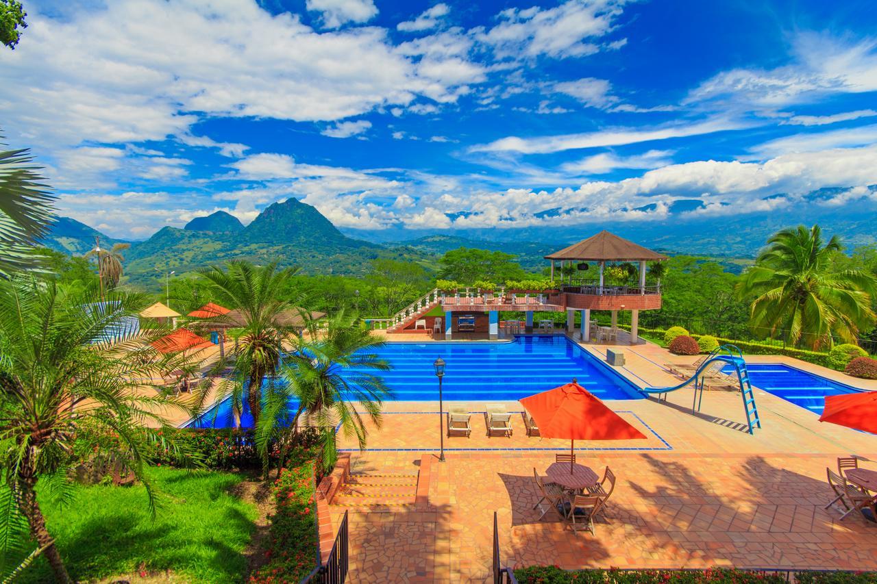 Real Dinastia Hotel ลาปินตาดา ภายนอก รูปภาพ