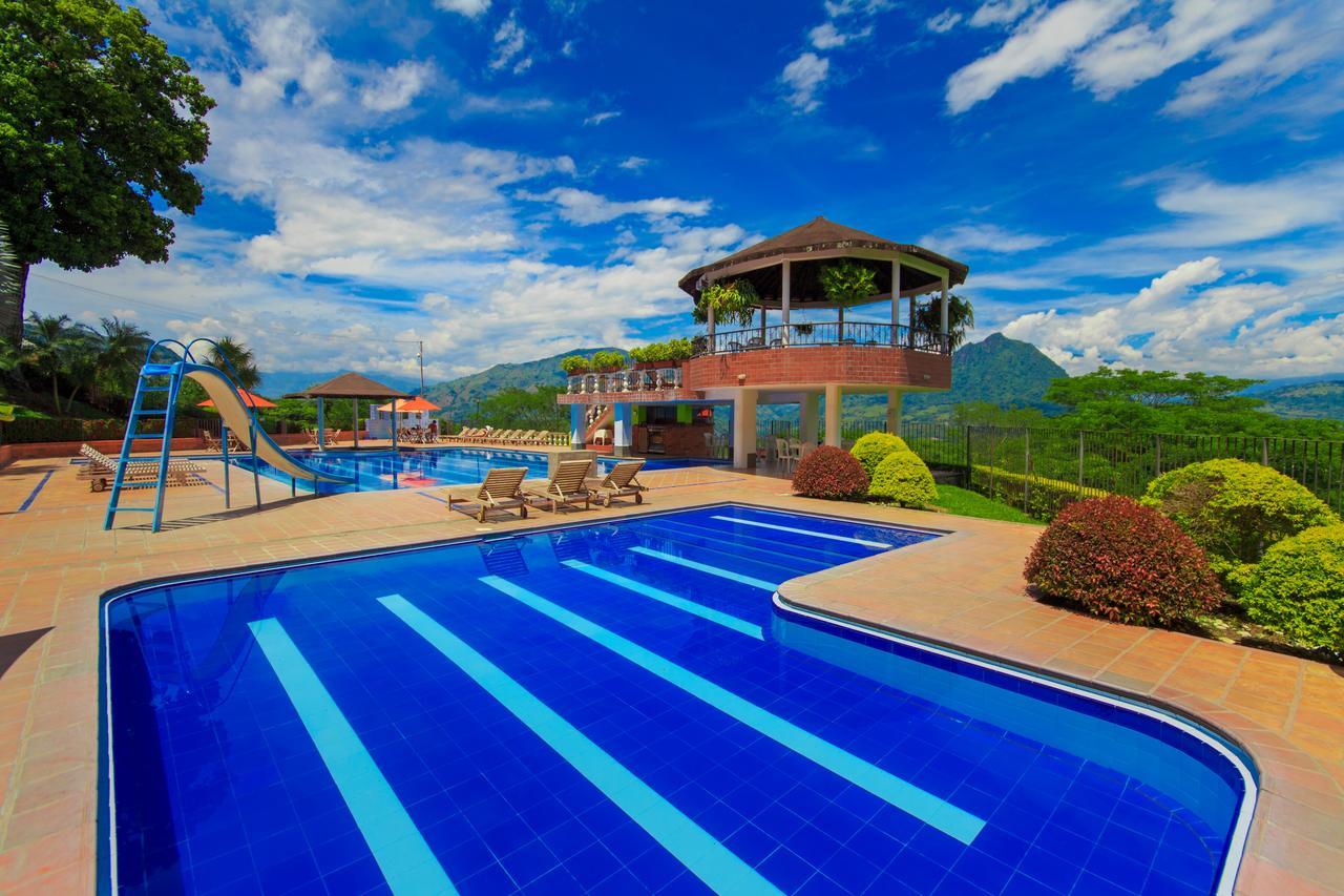 Real Dinastia Hotel ลาปินตาดา ภายนอก รูปภาพ