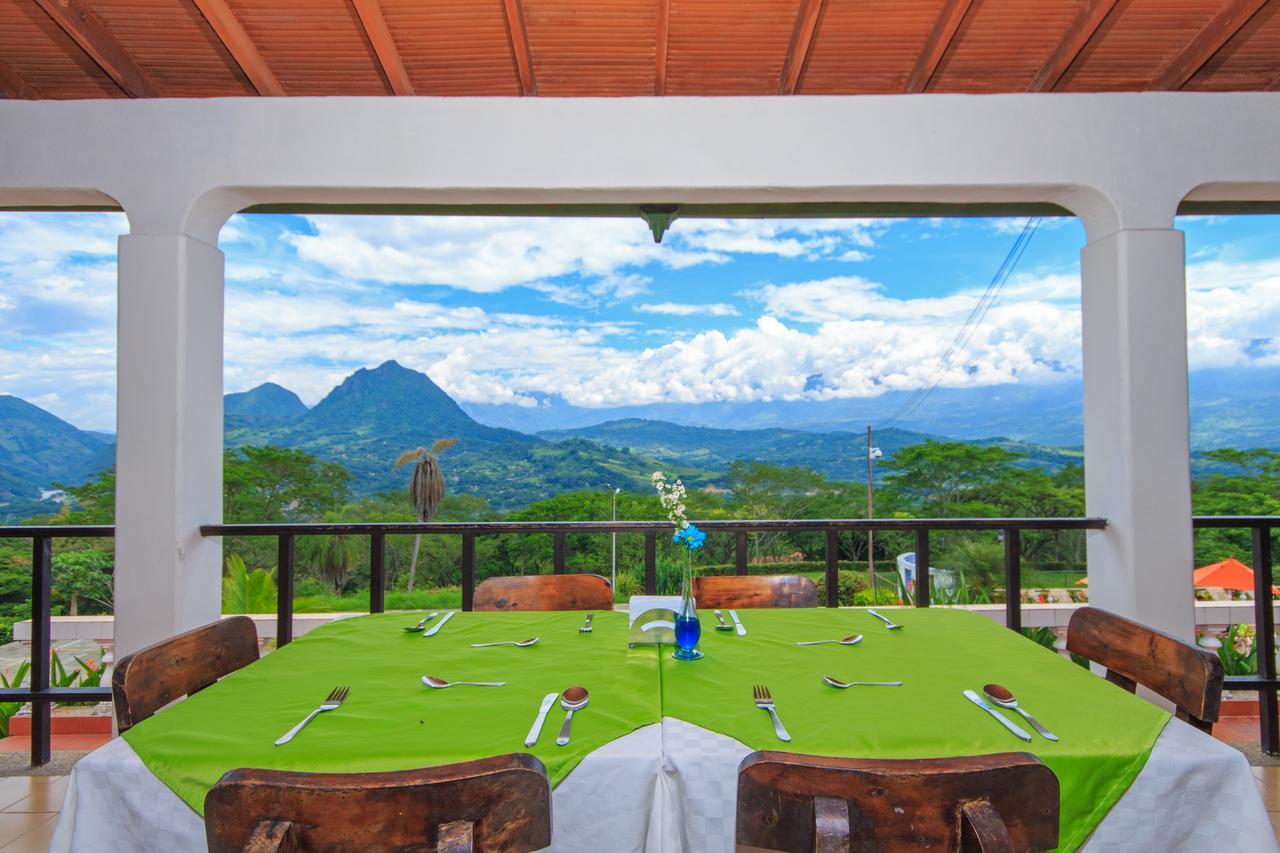 Real Dinastia Hotel ลาปินตาดา ภายนอก รูปภาพ