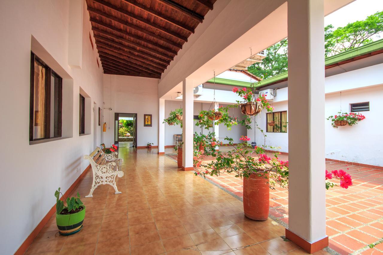 Real Dinastia Hotel ลาปินตาดา ภายนอก รูปภาพ